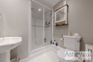ensuite- click for photo gallery